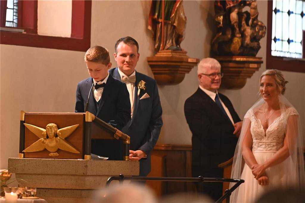 30.09.2023 Dorsten - Hochzeit - Kirchliche Trauung Tobias und Monika in der St. Matthäus Kirche Wulfen