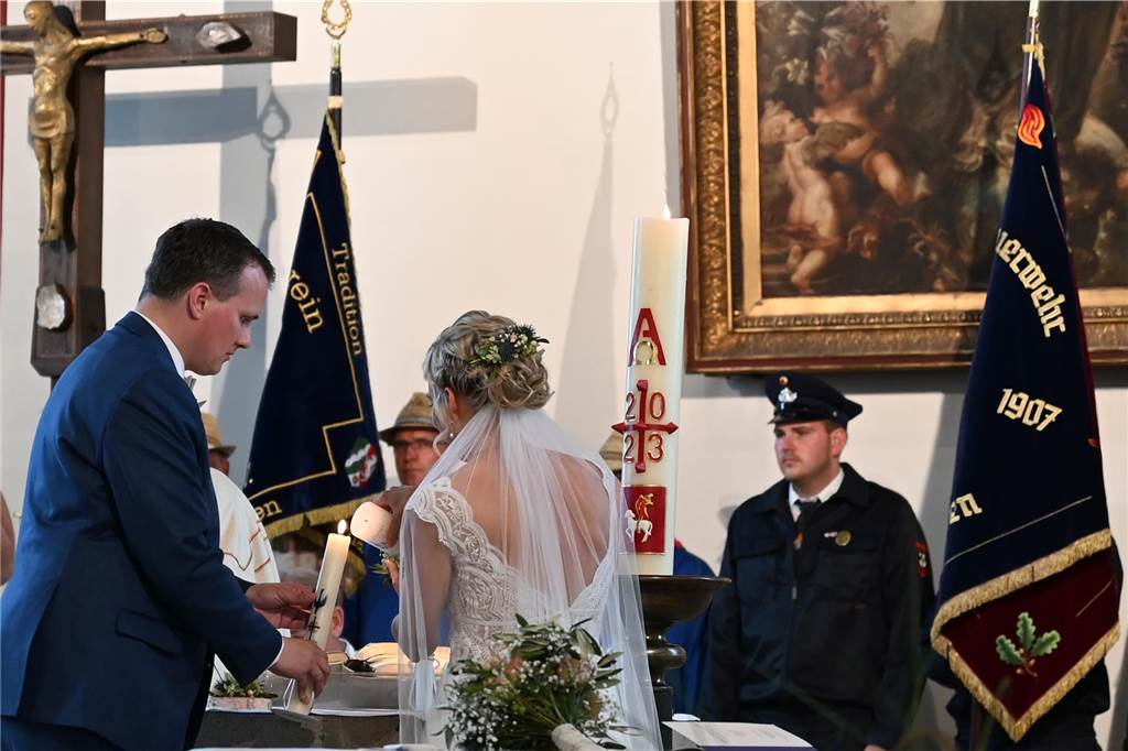 30.09.2023 Dorsten - Hochzeit - Kirchliche Trauung Tobias und Monika in der St. Matthäus Kirche Wulfen