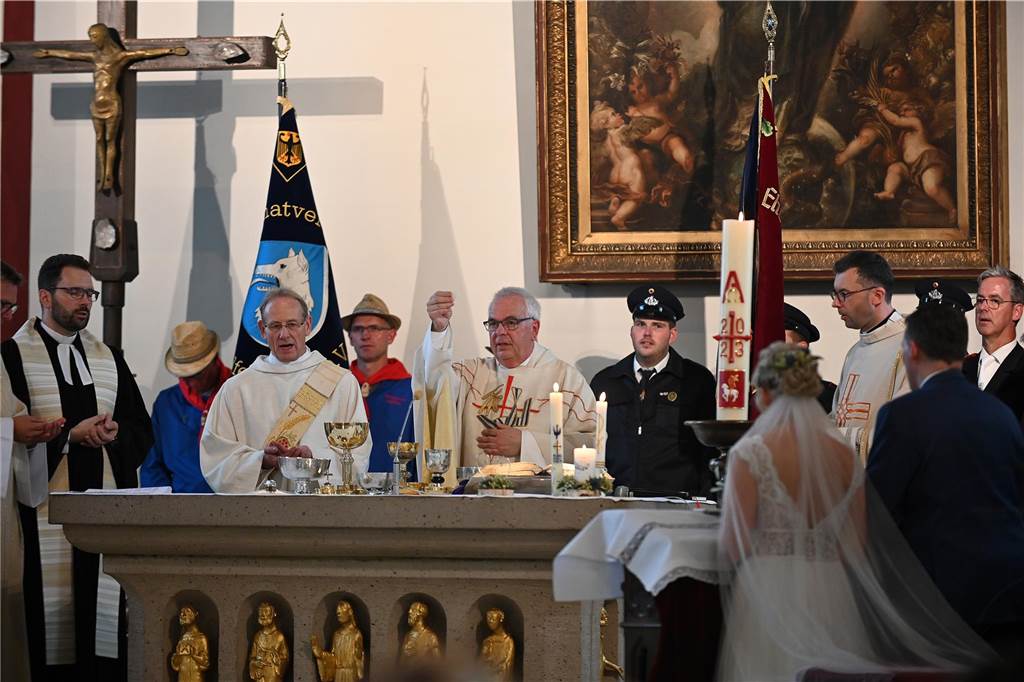 30.09.2023 Dorsten - Hochzeit - Kirchliche Trauung Tobias und Monika in der St. Matthäus Kirche Wulfen