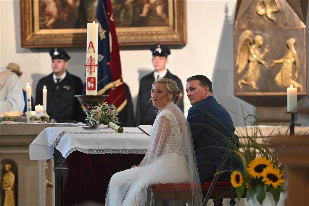 30.09.2023 Dorsten - Hochzeit - Kirchliche Trauung Tobias und Monika in der St. Matthäus Kirche Wulfen