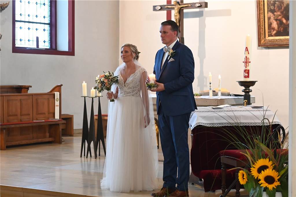 30.09.2023 Dorsten - Hochzeit - Kirchliche Trauung Tobias und Monika in der St. Matthäus Kirche Wulfen