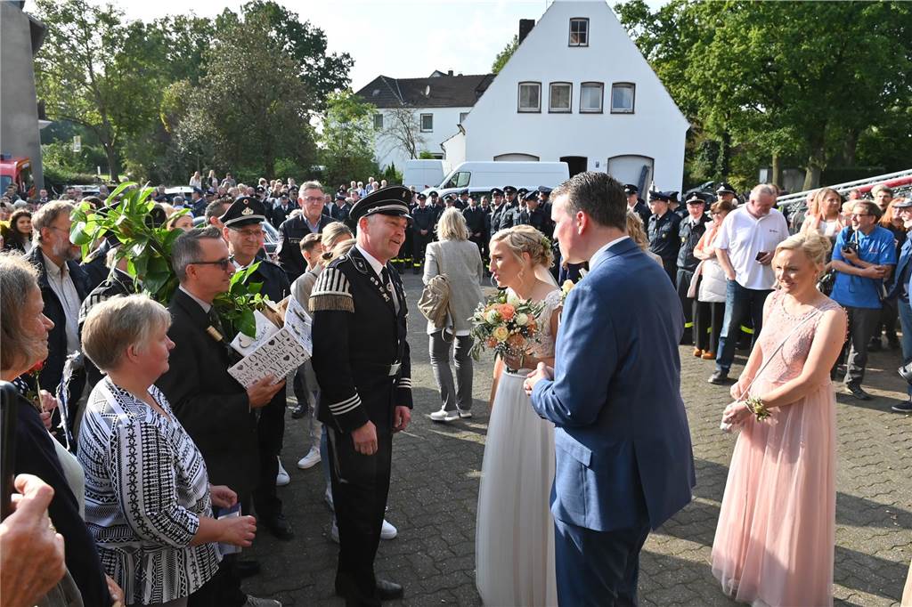 30.09.2023 Dorsten - Hochzeit - Kirchliche Trauung Tobias und Monika in der St. Matthäus Kirche Wulfen