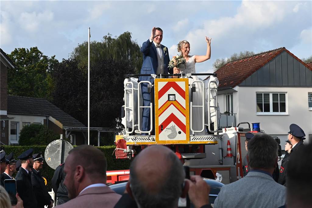 30.09.2023 Dorsten - Hochzeit - Kirchliche Trauung Tobias und Monika in der St. Matthäus Kirche Wulfen