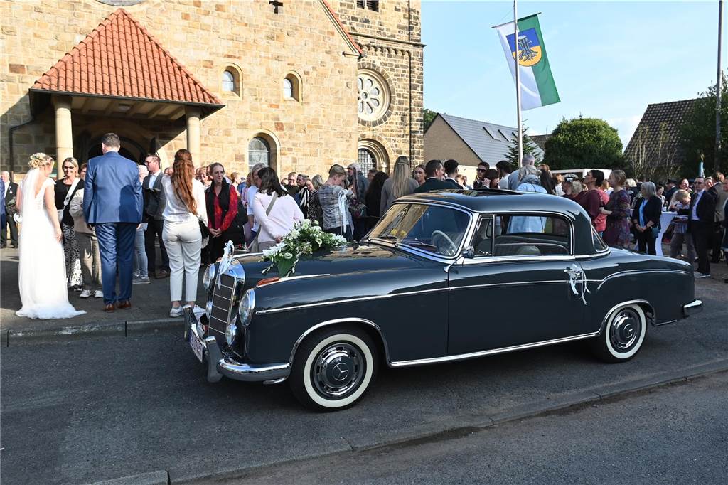 30.09.2023 Dorsten - Hochzeit - Kirchliche Trauung Tobias und Monika in der St. Matthäus Kirche Wulfen