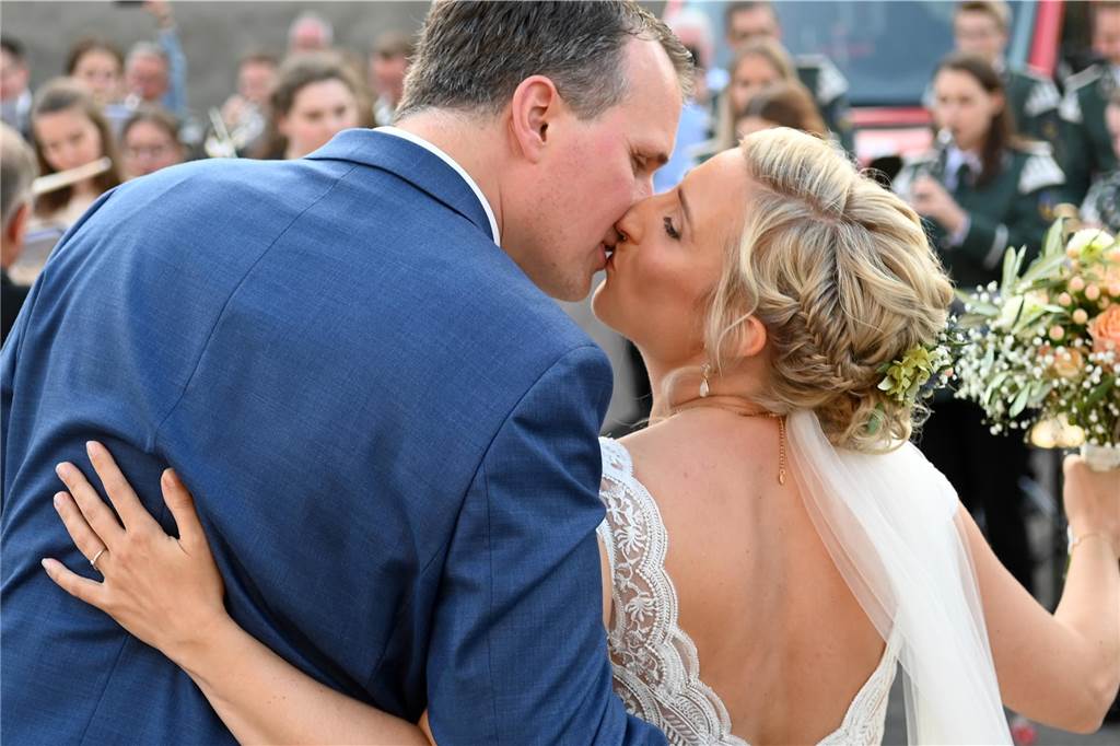 30.09.2023 Dorsten - Hochzeit - Kirchliche Trauung Tobias und Monika in der St. Matthäus Kirche Wulfen