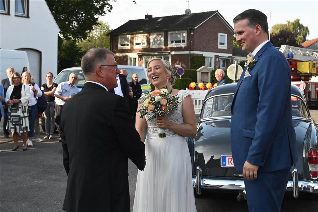 30.09.2023 Dorsten - Hochzeit - Kirchliche Trauung Tobias und Monika in der St. Matthäus Kirche Wulfen