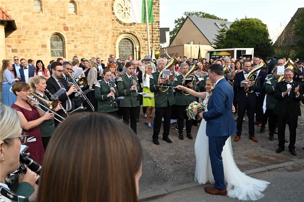 30.09.2023 Dorsten - Hochzeit - Kirchliche Trauung Tobias und Monika in der St. Matthäus Kirche Wulfen