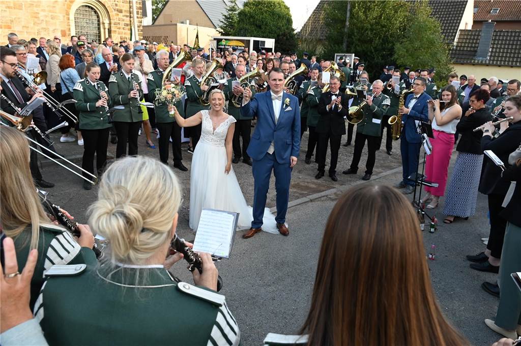 30.09.2023 Dorsten - Hochzeit - Kirchliche Trauung Tobias und Monika in der St. Matthäus Kirche Wulfen