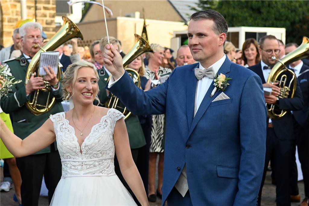 30.09.2023 Dorsten - Hochzeit - Kirchliche Trauung Tobias und Monika in der St. Matthäus Kirche Wulfen