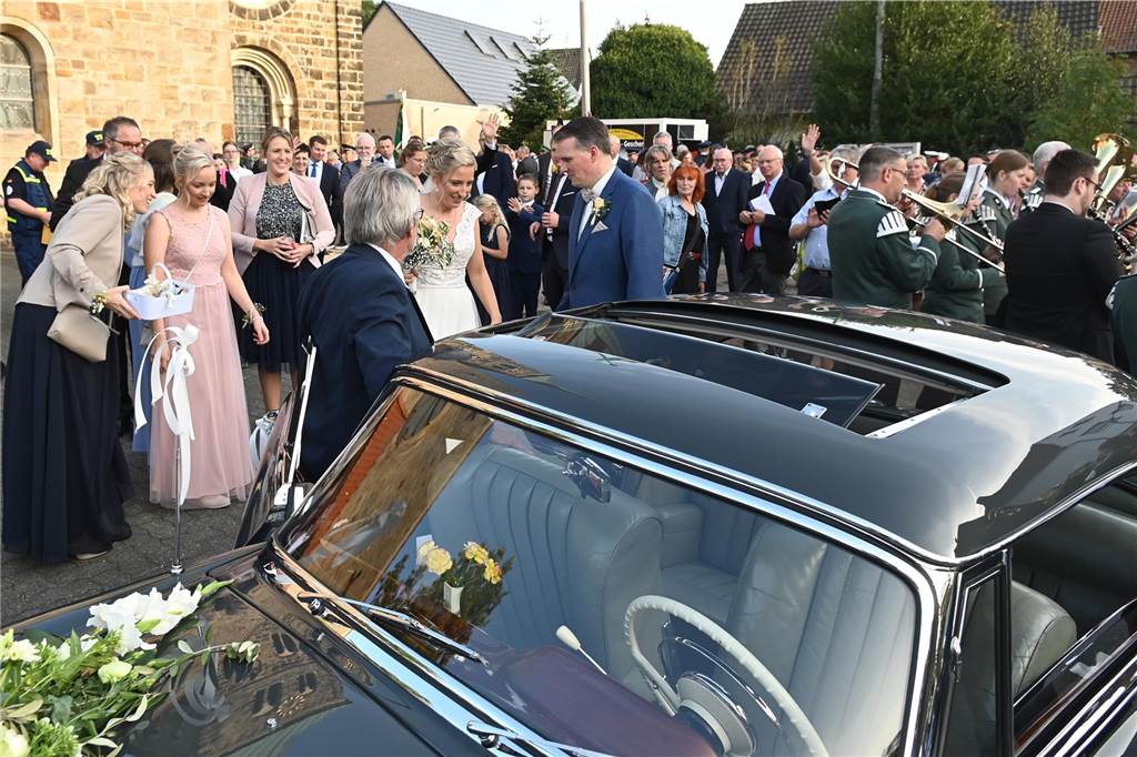 30.09.2023 Dorsten - Hochzeit - Kirchliche Trauung Tobias und Monika in der St. Matthäus Kirche Wulfen