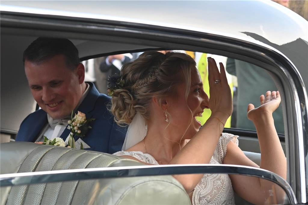 30.09.2023 Dorsten - Hochzeit - Kirchliche Trauung Tobias und Monika in der St. Matthäus Kirche Wulfen