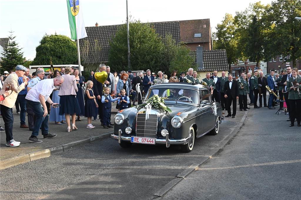 30.09.2023 Dorsten - Hochzeit - Kirchliche Trauung Tobias und Monika in der St. Matthäus Kirche Wulfen