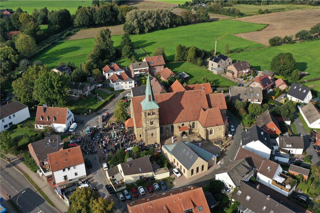30.09.2023 Dorsten - Hochzeit - Kirchliche Trauung Tobias und Monika in der St. Matthäus Kirche Wulfen