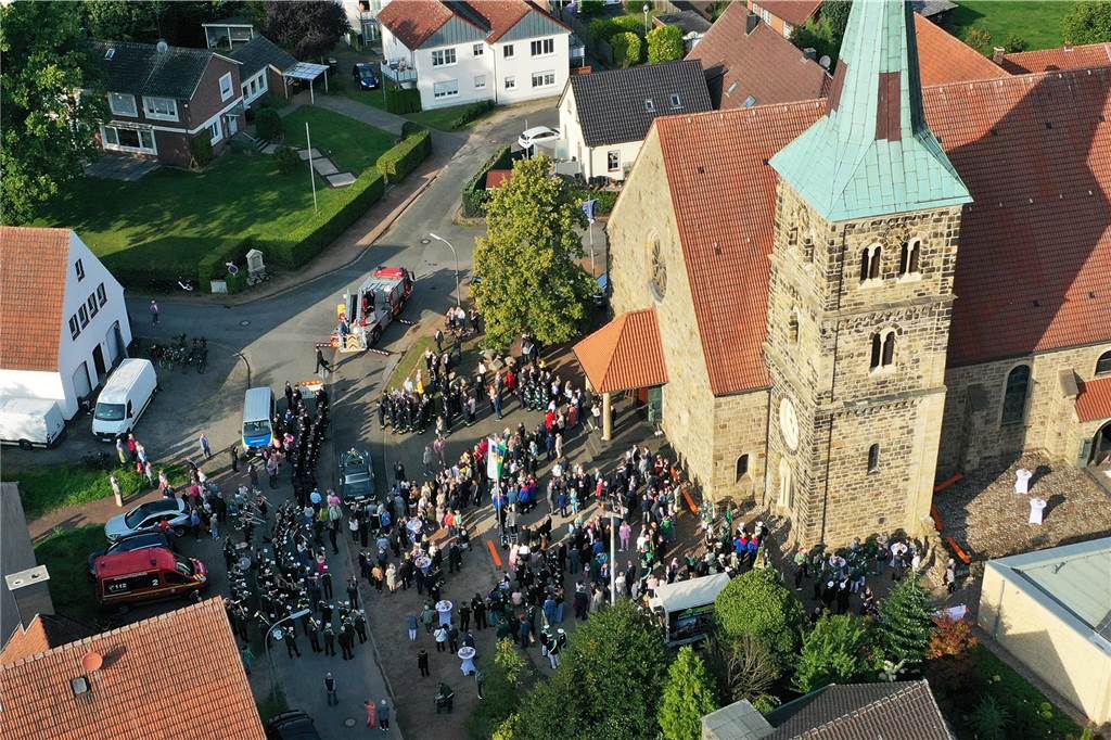 30.09.2023 Dorsten - Hochzeit - Kirchliche Trauung Tobias und Monika in der St. Matthäus Kirche Wulfen