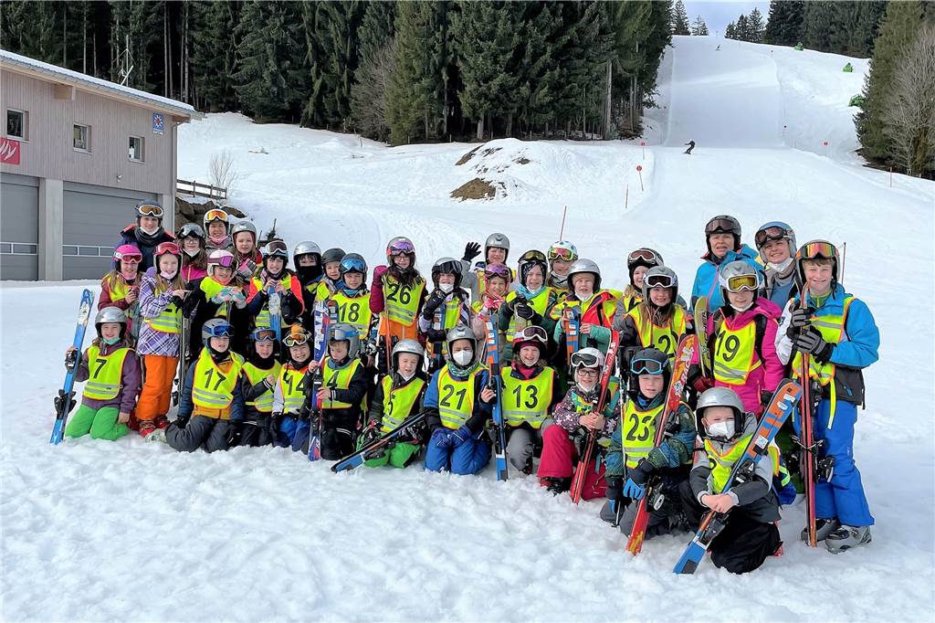 Coronafreie Skifreizeit – mutige Grundschule in Dortmund wird belohnt 31 Kinder der Marienborn-Grundschule fuhren zum Skifahren ins Allgäu - darunter 27 absolute Anfänger.