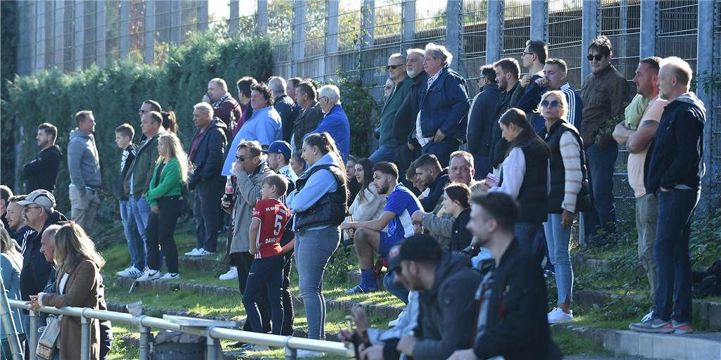 375 Zuschauer säumten den Rasenplatz in der Kampfbahn Habichthorst beim Derby gegen Arminia Ickern.