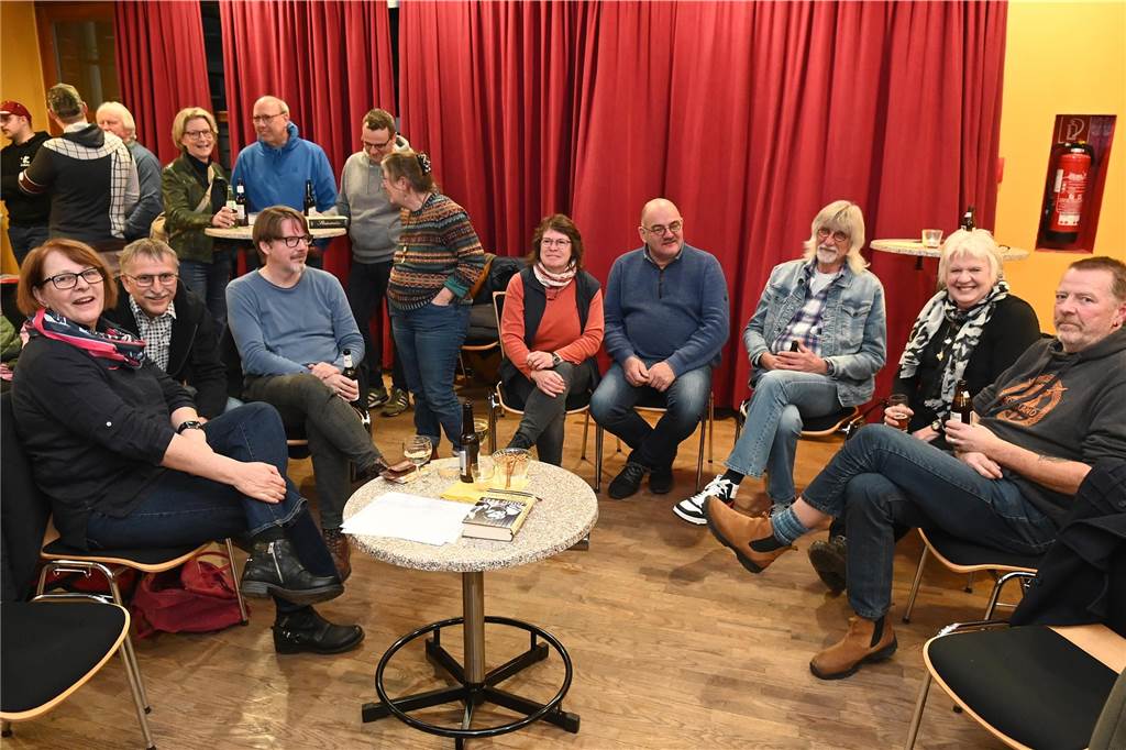 Neues Format erfolgreich: Vinyl-Abend im Gemeinschaftshaus Wulfen 40 bis 50 Musik-Fans lauschten den unterschiedlichen Klängen von den Vinyl-Platten.