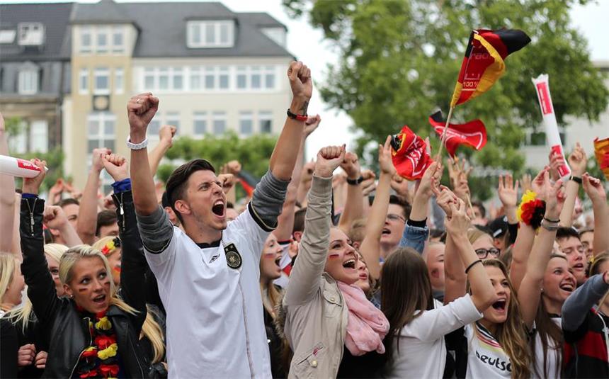 So wird das Wetter bei den Deutschland-Spielen 4:0 der deutschen Mannschaft hat die Fans jubeln lassen.