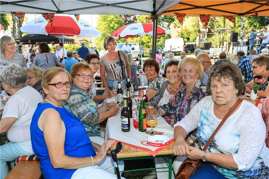 25 Jahre Marie-Juchacz-Haus - aber Zukunftsperspektive bleibt unklar 500 Gäste feierten am Samstag das 25-jährige Bestehen des Marie-Juchacz-Hauses an der Flegelstraße.