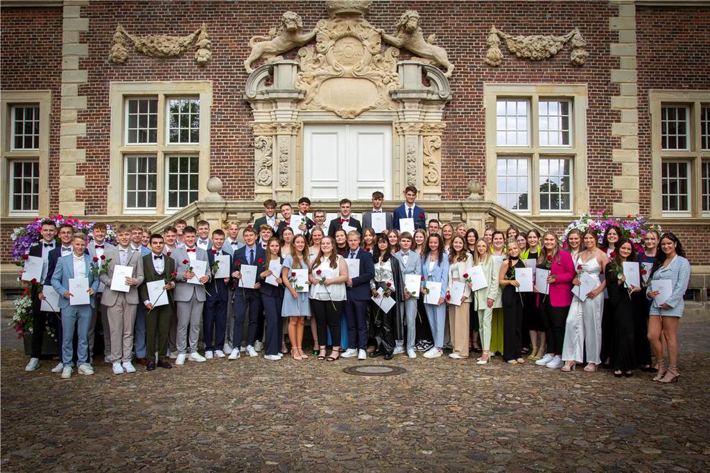 57 Schüler der Irena-Sendler-Gesamtschule haben das Abitur beziehungsweise die Fachhochschulreife erreicht.