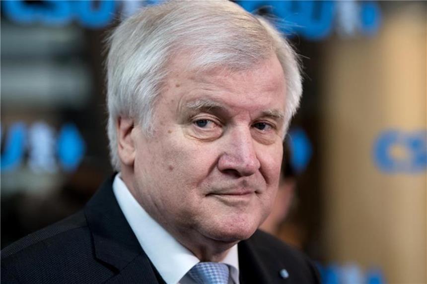 Umfrage: Viele Bayern wollen Seehofer in Ruhestand schicken 62,6 Prozent der Bayern sprechen sich dafür aus, dass Horst Seehofer seine politische Karriere beenden sollte. Foto: Sven Hoppe