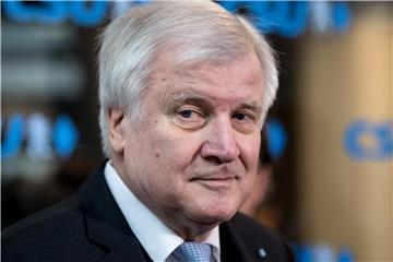 62,6 Prozent der Bayern sprechen sich dafür aus, dass Horst Seehofer seine politische Karriere beenden sollte. Foto: Sven Hoppe