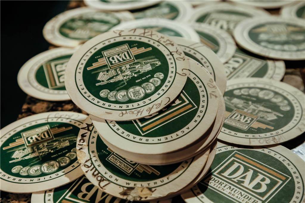 50 unbezahlte Deckel: Wie Wirt Dimitrios Kalpakidis Zechprellern das Handwerk legen will 736,40 Euro kamen in knapp einem Jahr auf offenen Deckeln zusammen.
