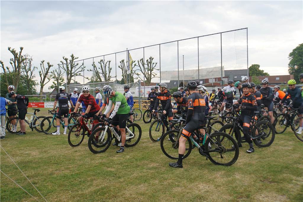 740 Radfahrer waren bei der Radtouristikfahrt des SV Herbern dabei. Wir haben das Event mit der Kamera begleitet.