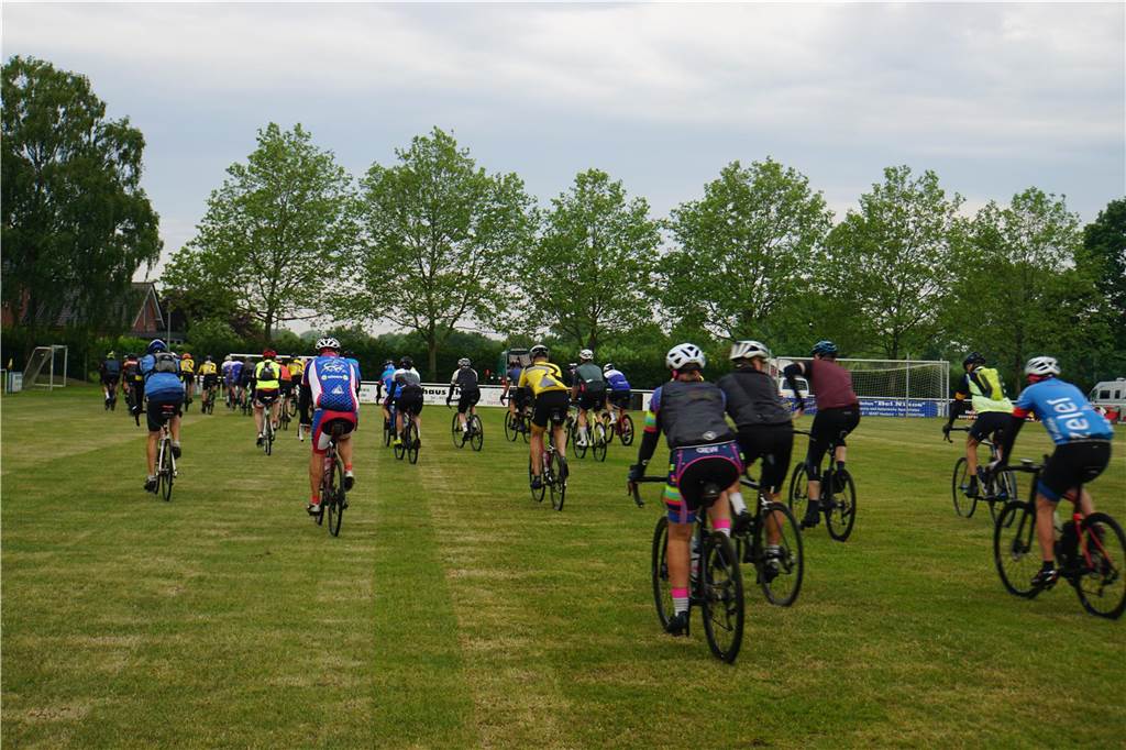 740 Radfahrer waren bei der Radtouristikfahrt des SV Herbern dabei. Wir haben das Event mit der Kamera begleitet.