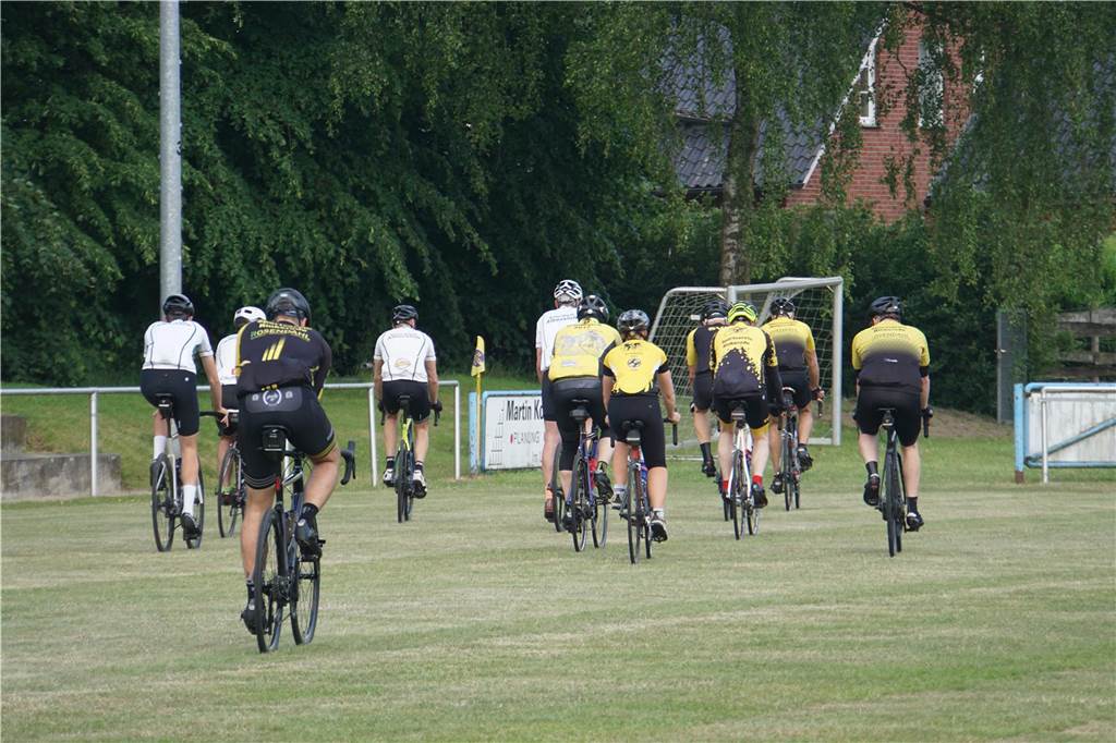 740 Radfahrer waren bei der Radtouristikfahrt des SV Herbern dabei. Wir haben das Event mit der Kamera begleitet.