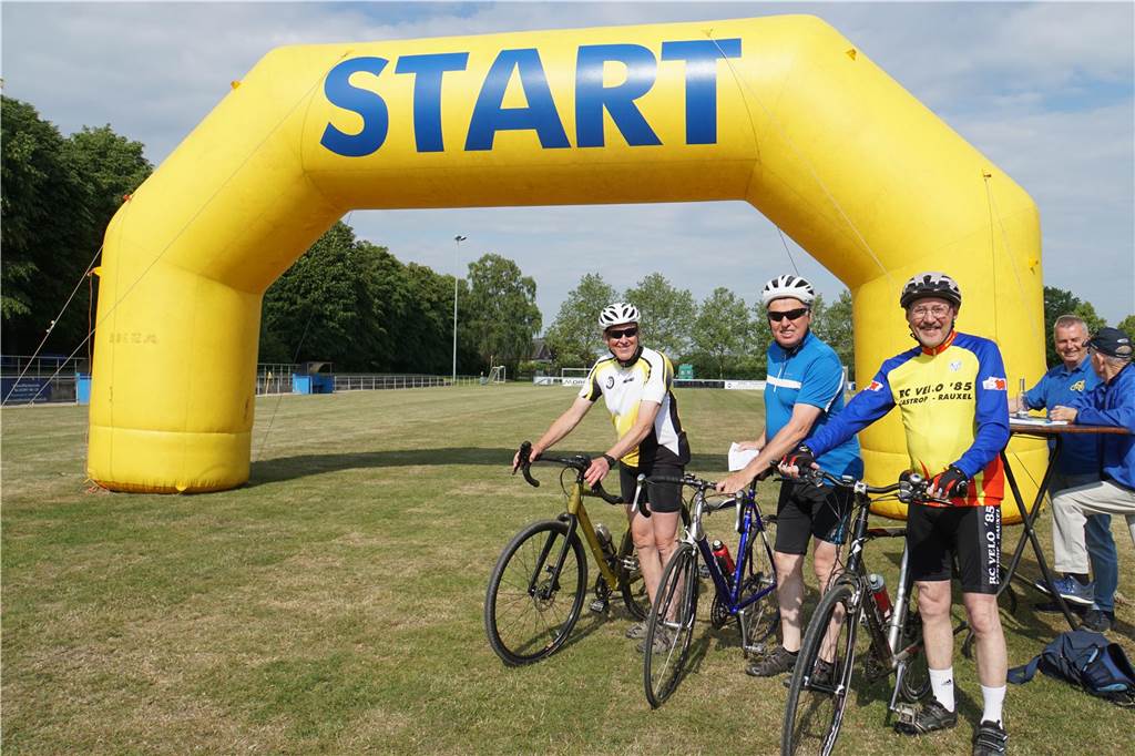 740 Radfahrer waren bei der Radtouristikfahrt des SV Herbern dabei. Wir haben das Event mit der Kamera begleitet.