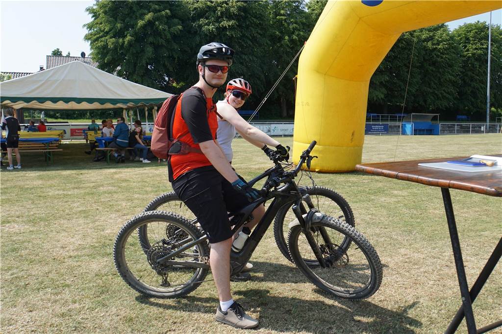 740 Radfahrer waren bei der Radtouristikfahrt des SV Herbern dabei. Wir haben das Event mit der Kamera begleitet.