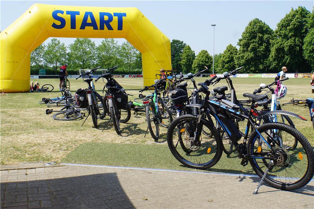 740 Radfahrer waren bei der Radtouristikfahrt des SV Herbern dabei. Wir haben das Event mit der Kamera begleitet.