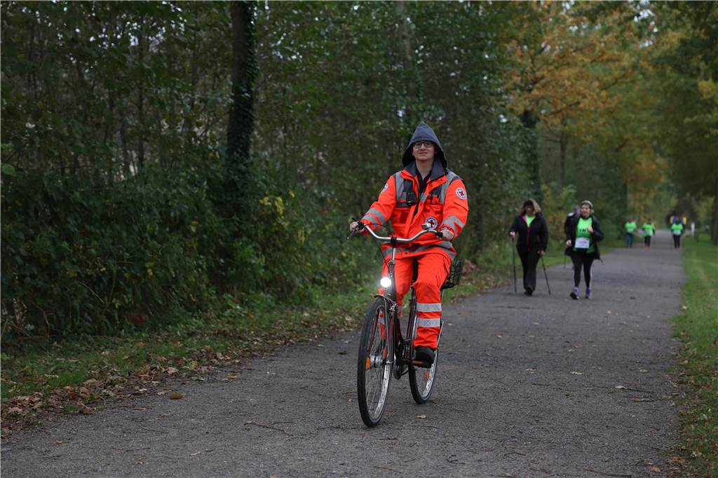 805 Läuferinnen und Läufer sowie Walkerinnen und Walker haben am 32. Westerwinkellauf des SV Herbern über verschiedene Distanzen teilgenommen. Das Orgateam um Oliver Schuschel war sehr zufrieden, zudem es zwei neue Streckenrekorde gab: Die Zeiten über die fünf Kilometer der Frauen und Männer wurden jeweils pulverisiert. Bei den Männern das erste Mal seit 14 Jahren.
