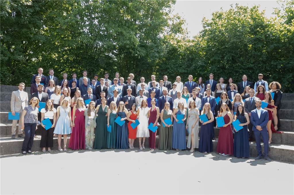 81 Abiturientinnen und Abiturienten haben in 2023 ihr Abitur an der Johann-Conrad-Schlaun-Schule gemacht.