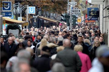 82,5 Millionen Menschen lebten Ende 2016 in Deutschland. Foto: Martin Gerten