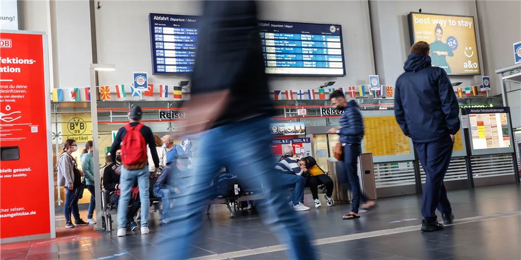 Bahnfahren für 9 Euro: Wie weit kommt man aktuell von Dortmund aus? 9 Euro Budget fürs Bahnfahren bringt einen aktuell nicht weit aus Dortmund. Das ändert sich bald.