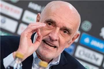 96-Chef Martin Kind klagt gegen den ablehnenden Bescheid der DFL. Foto: Peter Steffen