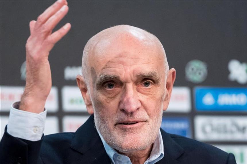 Kind lässt Antrag trotz Mitglieder-Entscheidung ruhen 96-Präsident Martin Kind gibt sich in der Causa 50+1 nicht geschlagen. Foto: Peter Steffen