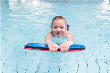 Ab. 7. September bietet die DLRG Lünen wieder Schwimmkurse im Lippe Bad an, allerdings in eingeschränkter Form.