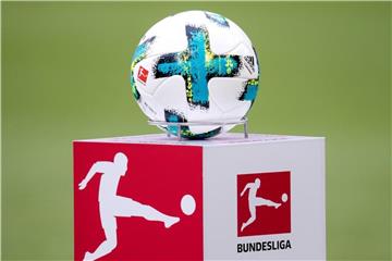 Ab der kommenden Spielzeit sind auf den Trainerbänken Mobilgeräte und Tablets erlaubt. Foto: Sven Hoppe