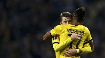 Ab ins Achtelfinale: Marco Reus (l.) und Pierre-Emerick Aubameyang bejubeln den Treffer zum 1:0 gegen Porto. 
