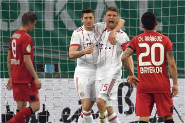 Ab ins Pokalfinale: Thomas Müller (r.) und Robert Lewandowski.