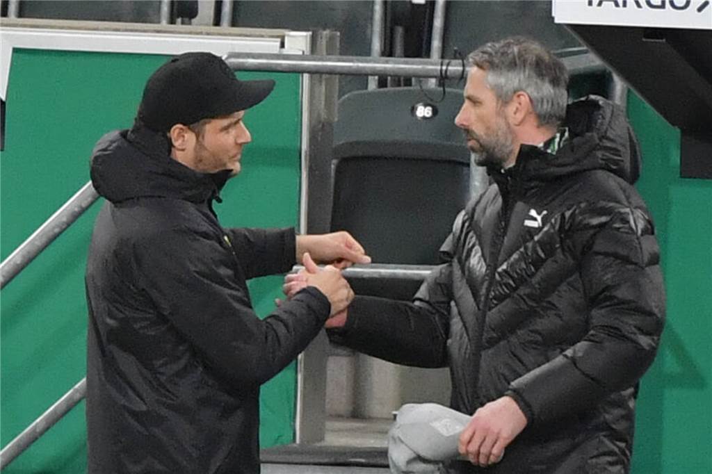 BVB-Sportdirektor Zorc über wankelmütige Spieler: „Da haben wir nachgeholfen“ Ab Sommer rückt BVB-Trainer Edin Terzic (l.) in die zweite Reihe hinter Marco Rose.