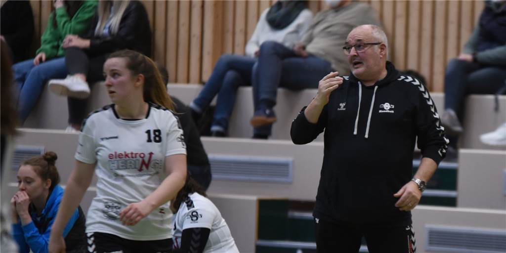 Königsborner SV II mit echten Krachern in der Verbandsliga - Neuzugang von HVE Villigst-Ergste Ab Sonntag geht‘s für Helmut Fahn und die Handballerinnen des Königsborner SV II wieder in die Halle.