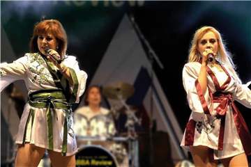 "ABBA Review" präsentieren ihre Tribute-Show am Samstag im Ramirez.