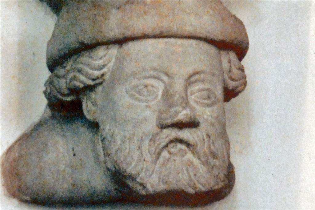 Baumeister war gezwungen, Kapuzinerkirche Werne ganz schlicht zu halten Abbild von Baumeister Meister Roseer im Innenraum der Christophorus-Kirche.