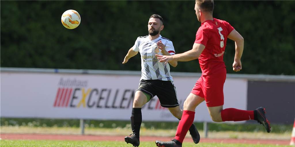 Abdullah Sahin (l.) trug am Sonntag die Kapitänsbinde bei Eintracht Werne.