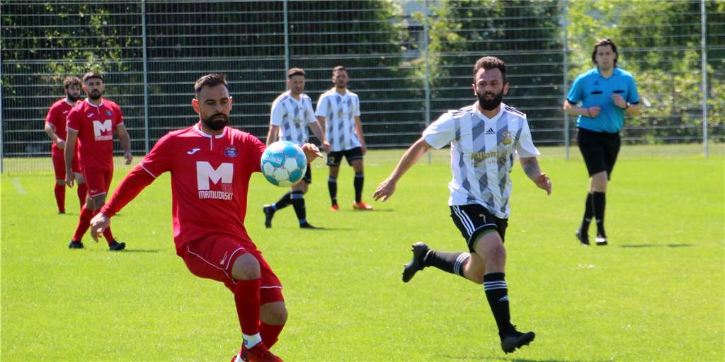 Zwei Platzverweise bei Eintracht-Sieg: Eintracht Werne gegen TSC Hamm wird zu wilder Partie Abdullah Sahin (r.) erzielte einen Treffer für Eintracht Werne.