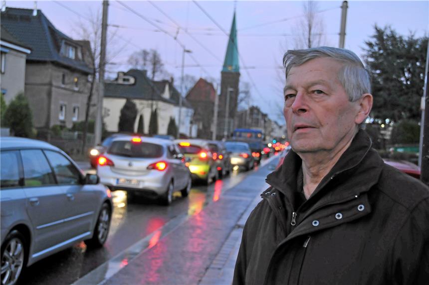 In Dortmunds Osten sehnen sich viele nach Weiterbau der Brackeler Straße Abendidylle in Asseln? Wohl kaum. Gerhard Smarra und mit ihm alle anderen Bürger, die am Asselner und Wickeder Hellweg oder in der Nähe wohnen, leiden unter dem Verkehr. Sie sehnen sich nach dem Weiterbau der L663n bis Unna.